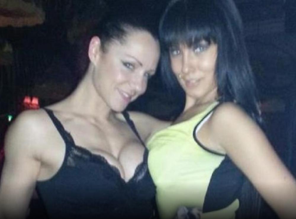 Aleksandra Subotić s majkom pre estetskih operacija  