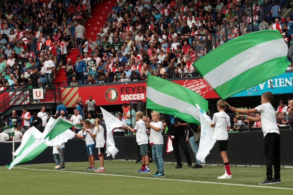 HUMANOST NIJE UMRLA: Fejenord ih doveo na utakmicu, a navijači rivala uradili nešto sjajno! (FOTO) (VIDEO)