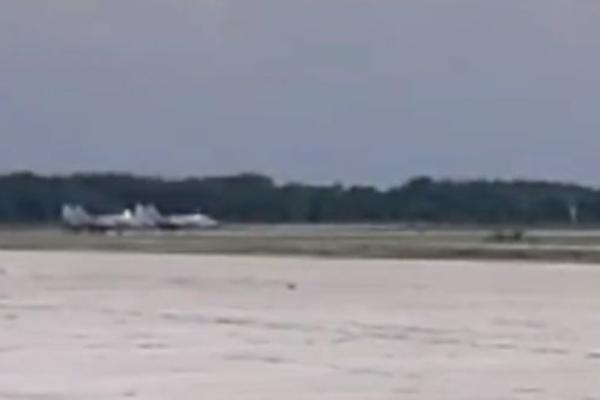 PRVI SNIMAK NOVIH SRPSKIH MIGOVA 29 NA NEBU IZNAD BATAJNICE: Poleteli su, evo kako je izgledao NJIHOV LET! (VIDEO)