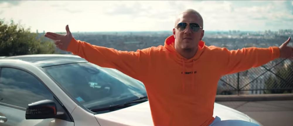 Nenad Marinković Gastoz, scena iz spota za pesmu 'Daj mi