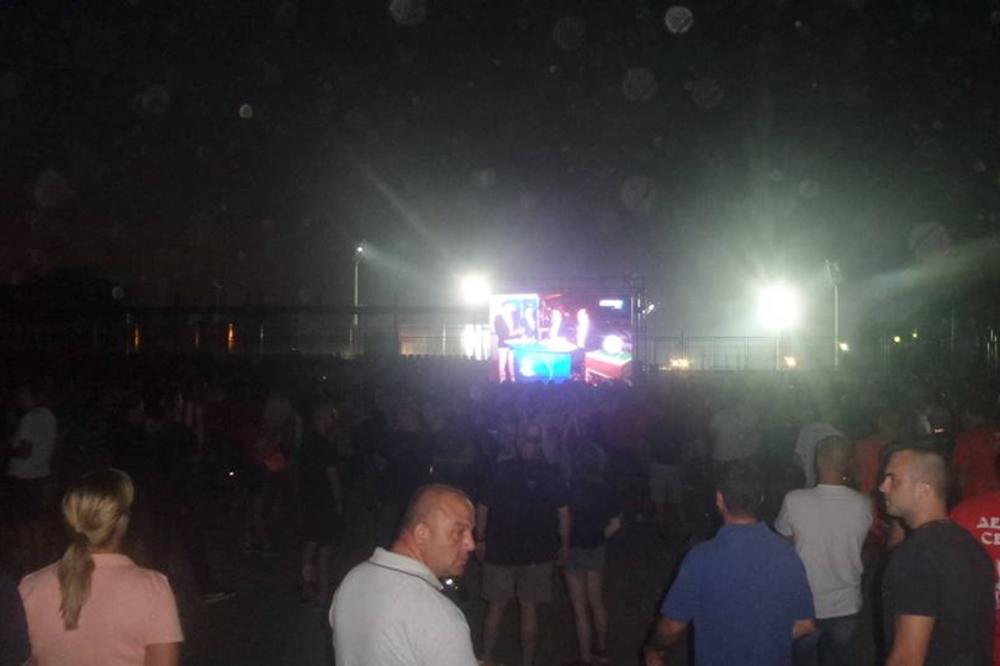 Pale se baklje, ceo Topčider gori, bubnjevi tutnje i pesma se ori... UEFA može samo da gleda i plače! (VIDEO)