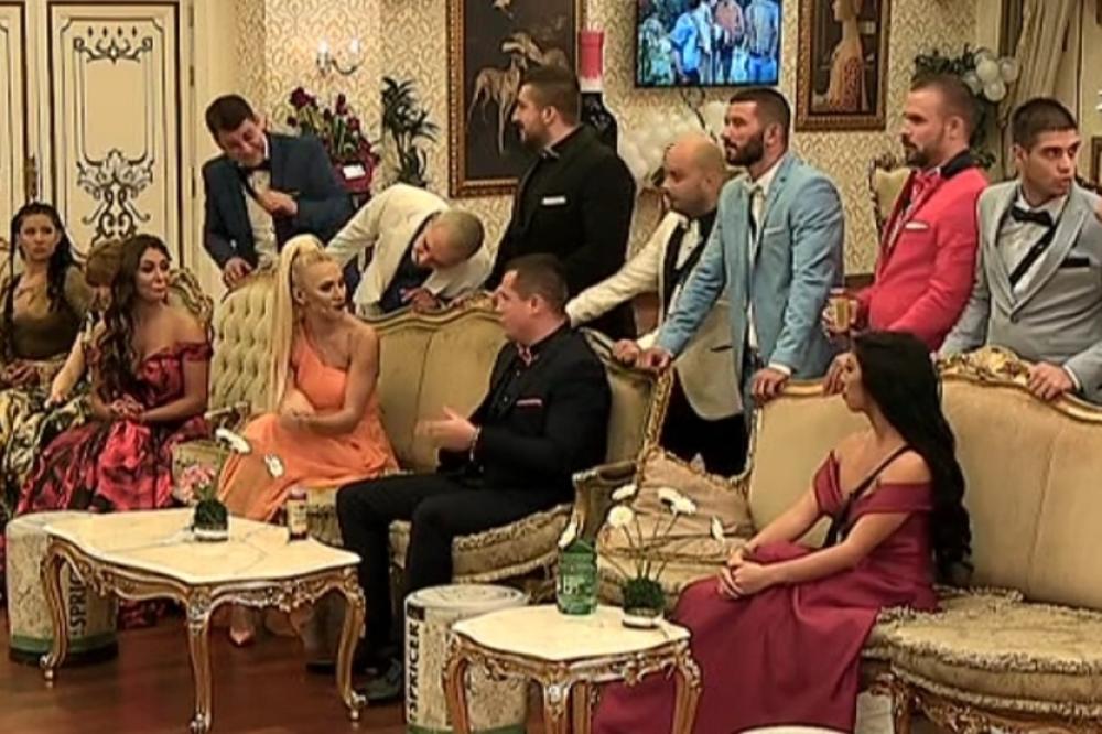 ON JE LOŠ MOMAK KOJI VOLI DOBAR PROVOD: Posle večerašnjeg Parografa njegov život više neće biti isti!