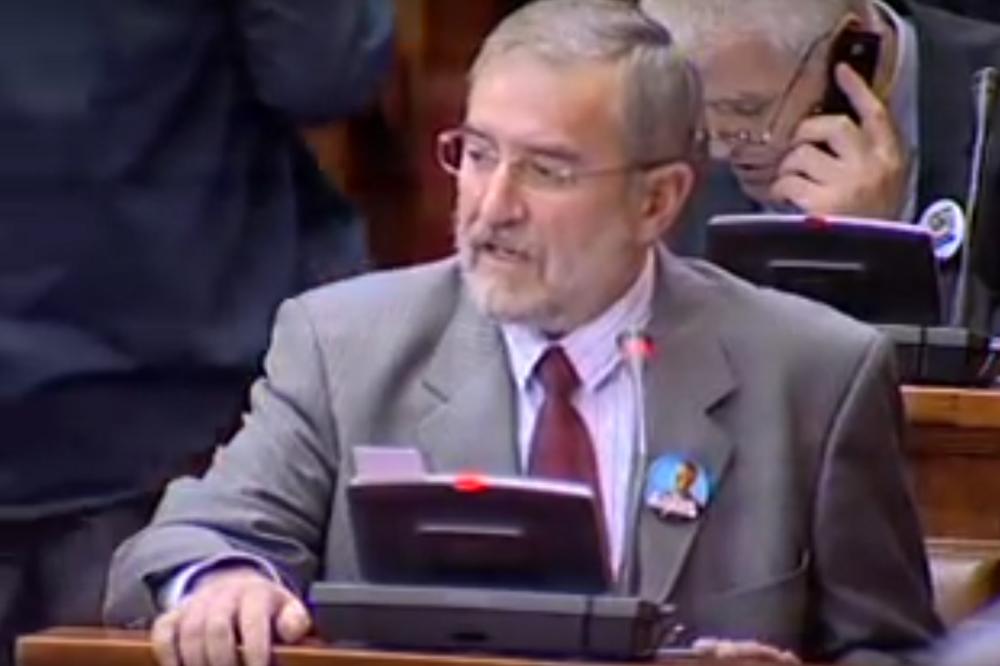 SNS JE TOMU POTROŠIO KAO KRPU, POLITIČKE PROSTITUTKE ĆE DOĆI GLAVE VUČIĆU: Bivši Šešeljev pulen za Espreso otvorio dušu i rekao sve!