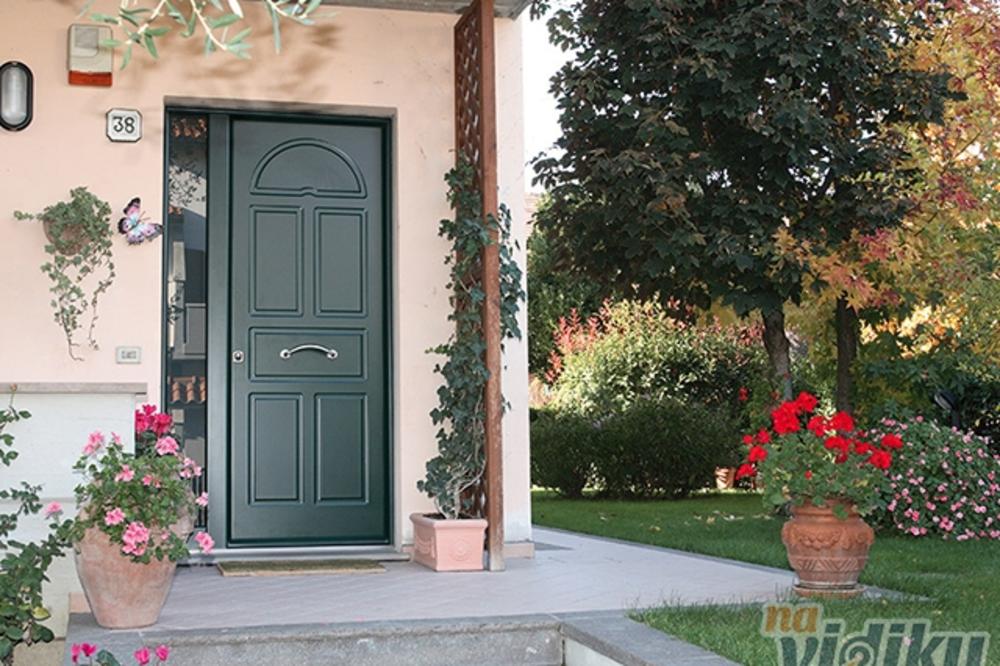 ŠTA JE NAJBOLJE REŠENJE ZA ZAŠTITU: Sigurnosna vrata, sigurnosna brava ili blindirana vrata?