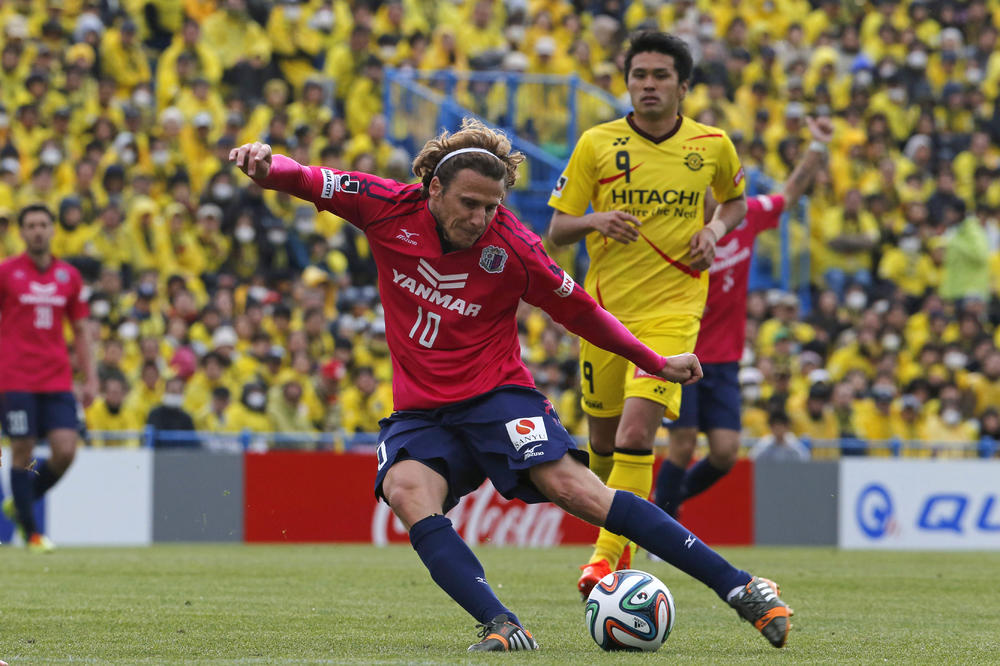 Šta se desilo sa fudbalom za 14 godina?! Ovaj transfer nas podseća da nešto nije u redu... (FOTO)