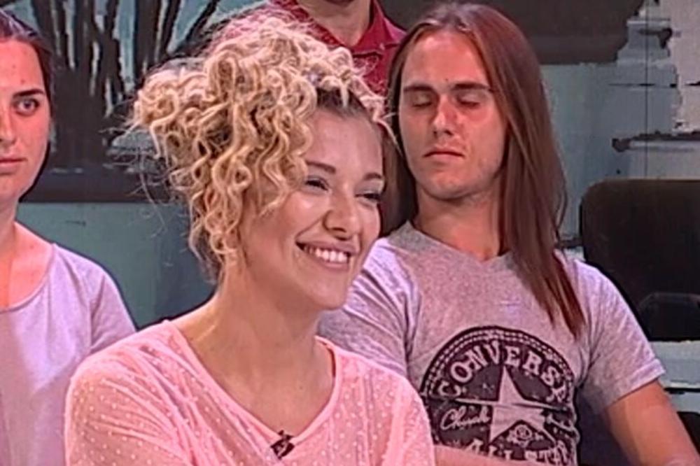 KIJA ČEŠĆE MENJA FRIZURE NEGO ČARAPE: Kad je izašla iz Zadruge ofarbala se u plavo, a sada se odlučila na DRASTIČNU promenu! (FOTO)