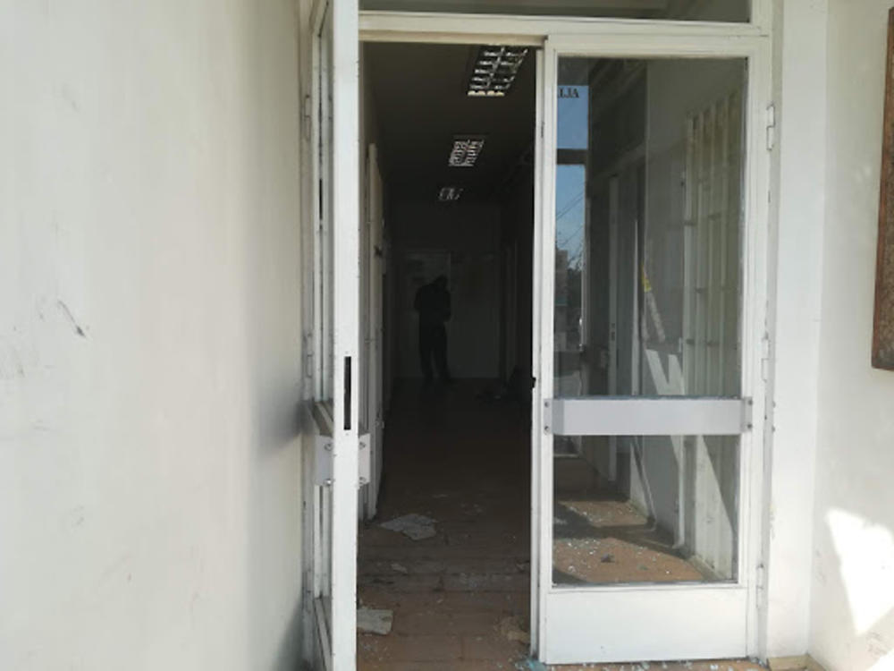 Hodnik koji vodi do kancelarije  