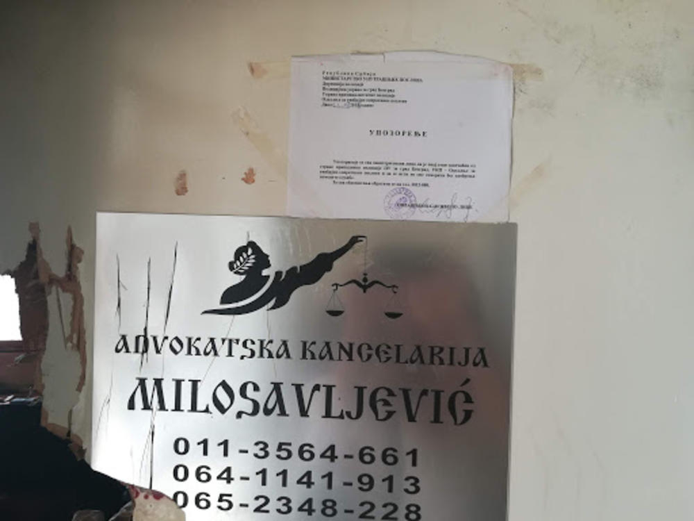 Demolirana kancelarija  