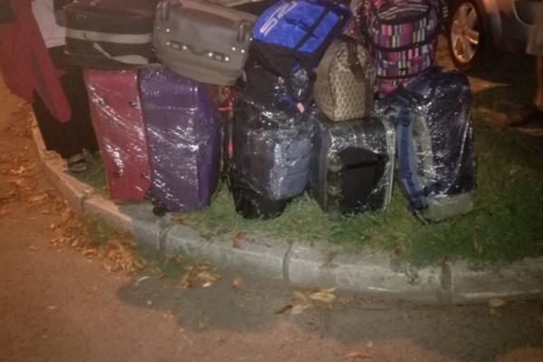 Ispratio sam brata s porodicom u Norvešku, IMA TROJE DECE, A TAKVE NAJVIŠE VOLE! Da li je ovo najtužnija slika Srbije koju ste ikad videli? (FOTO)