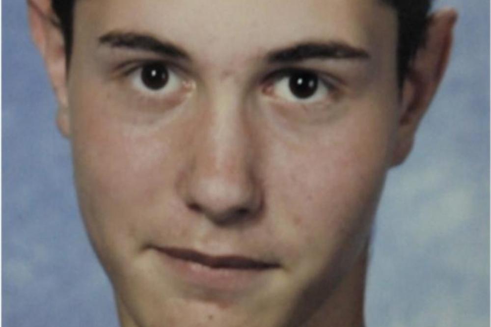 POSLEDNJI PUT JE VIĐEN NA NBG U BLOKU 61! Cela Srbija traga za Danijelom (17), AKO GA VIDITE ODMAH POZOVITE POLICIJU (FOTO)