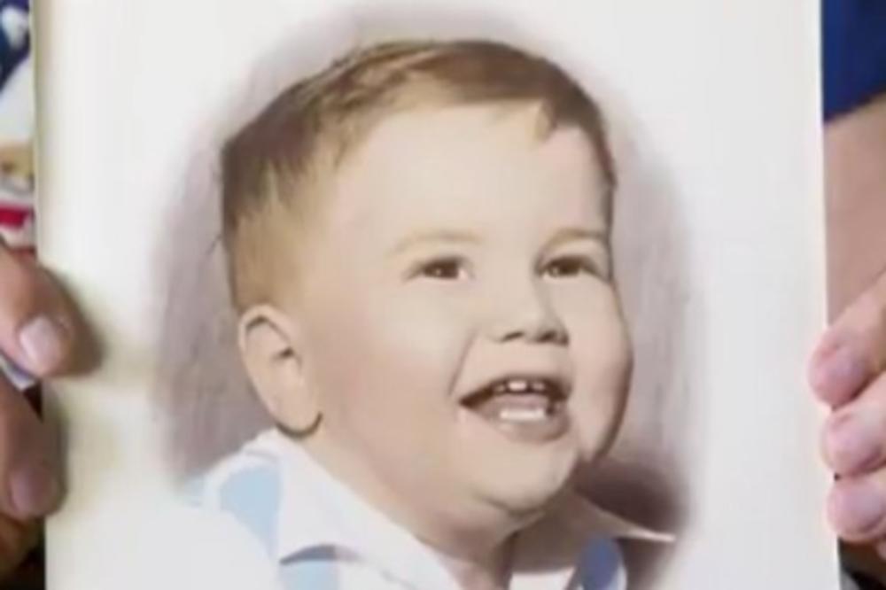 DEČAK PLAVIH OČIJU OSTAVLJEN JE U KARTONSKOJ KUTIJI: 64 godine kasnije saznao je TEŠKU ISTINU zbog koje su ga roditelji ostavili u telefonskoj govornici (FOTO)