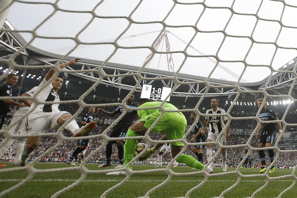 Poruka navijača za Ronalda: Ideš nam na živce, idi u Ameriku!