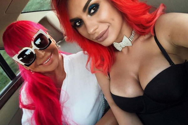 FOTKA NA KOJOJ SVE PRŠTI OD STRASTI: Ćerka Zorice Brunclik smuvala Zvezdu Granda! (FOTO)