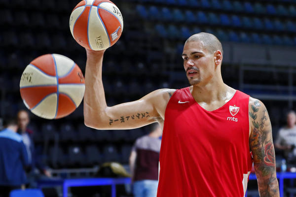 SPREMA SE VELIKI POVRATAK REPREZENTATIVCA: Cirbes i Zvezda su pred raskidom, Tomić sklonio Nemca iz tima?