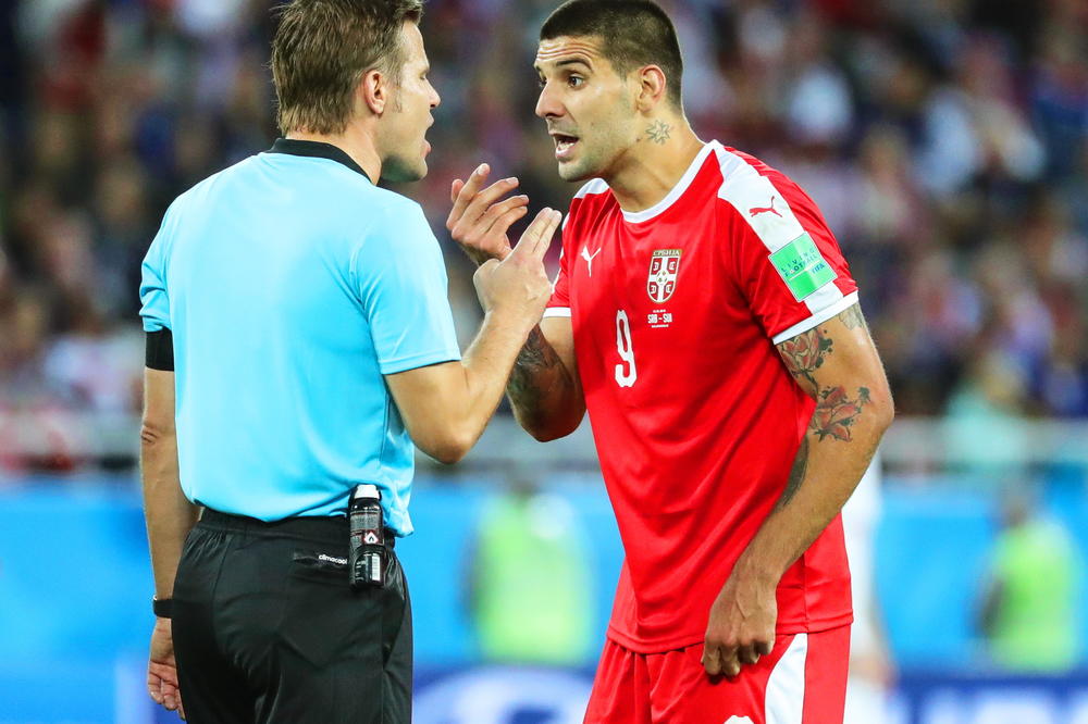 Intervju o kome bruji Evropa: Unakazio Srbiju, pa otišao na Havaje da se relaksira!