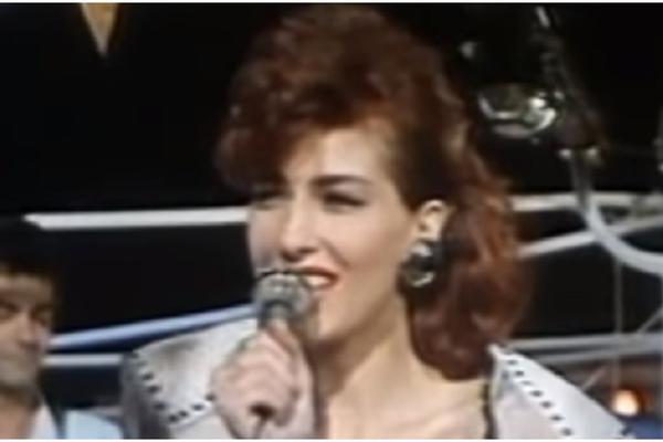 BILA JE NAJPOŽELJNIJA PEVAČICA, UŠLA U RIJALITI I IMALA ODNOS SA MIKIJEM ĐURIČIĆEM: Povukla se, svi je ZABORAVILI!