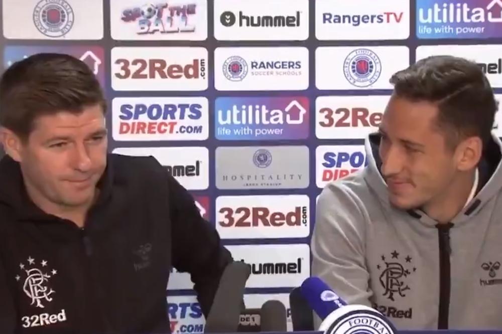 Najsmešnija pres konferencija godine! Džerard Hrvatu prevodio sa engleskog na engleski, pa se i našalio na njegov račun