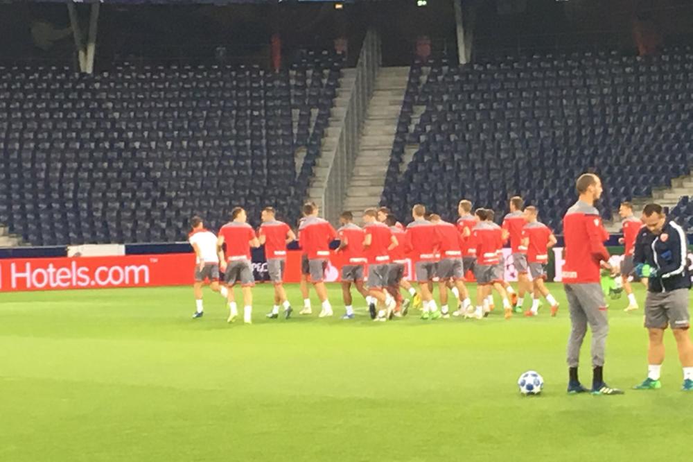 Sve je spremno za sutra! Sjajna atmosfera na poslednjem treningu crveno-belih pred meč decenije! (FOTO) (VIDEO)