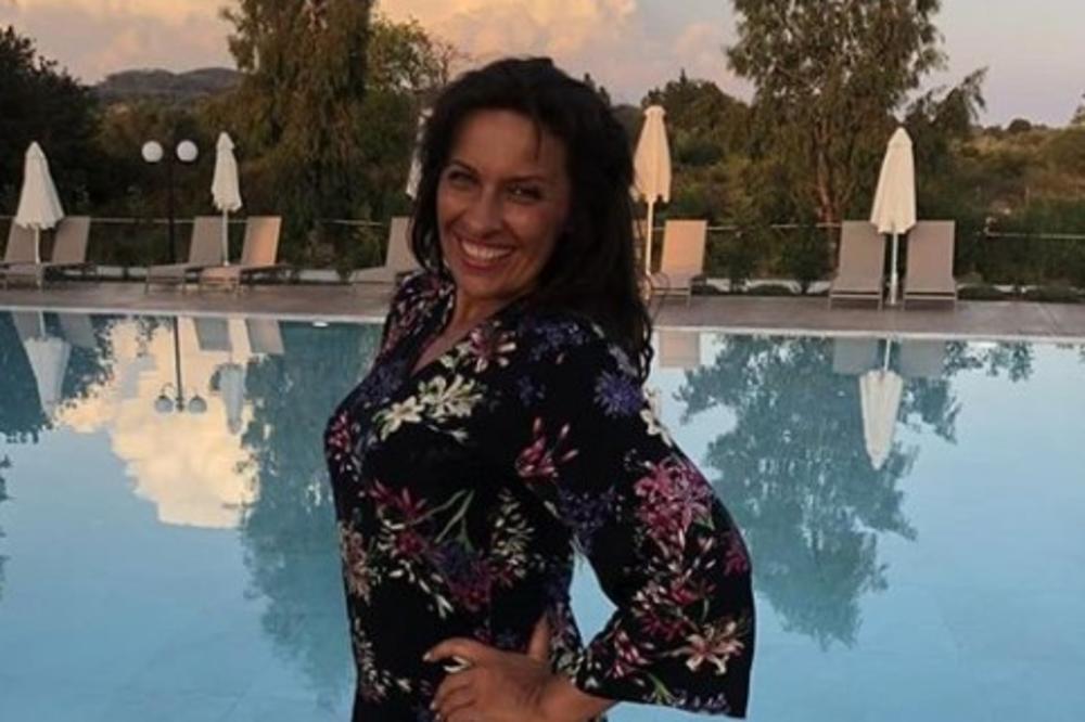 LJUBAV NJENOG ŽIVOTA BIO JE ČLAN ZVEZDARSKOG KLANA: Zbog nje su sevali meci i pucali brakovi, a sada je rijaliti zvezda!