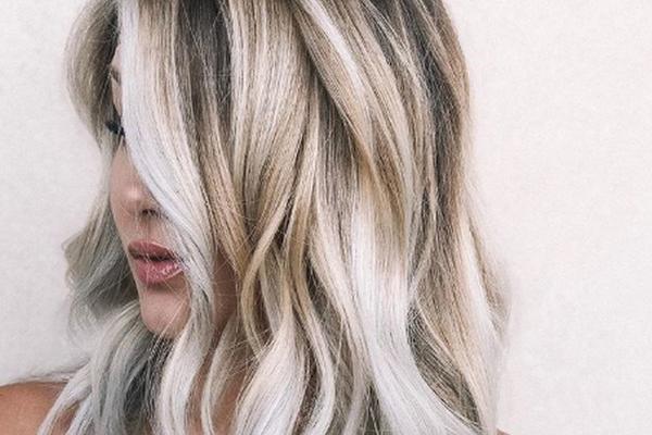 PREPEČENI KOKOS je novi trend u farbanju KOSE: Ovome će se BRINETE najviše obradovati (FOTO)