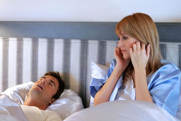 HRKANJE JE UBICA MIRNOG SNA: Na prirodan način se rešite ove uporne pojave!