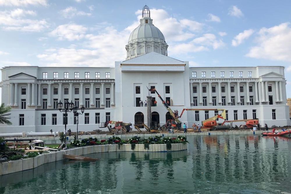SRBIJA BRUJI O NJENOM ULASKU U ZADRUGU, A ONA TROŠI 100.000 EVRA U ŠOPINGU: Prijatelj OTKRIO ŠOK ISTINU o njoj!