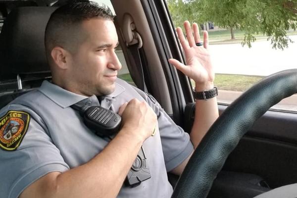 VOZAČI, RAZOTKRIVENI STE: POLICAJAC otkrio 8 TRIKOVA kojima se ljudi služe da izbegnu kazne! (FOTO)