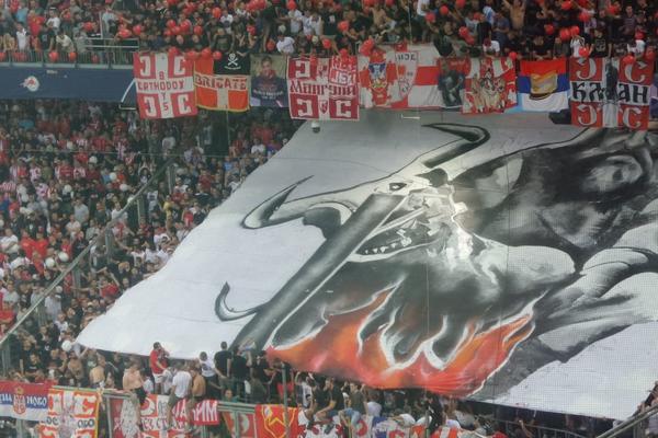 Zavrteli bika na ražnju! Šetalica Delija pojela koreografiju Salcburgovaca!