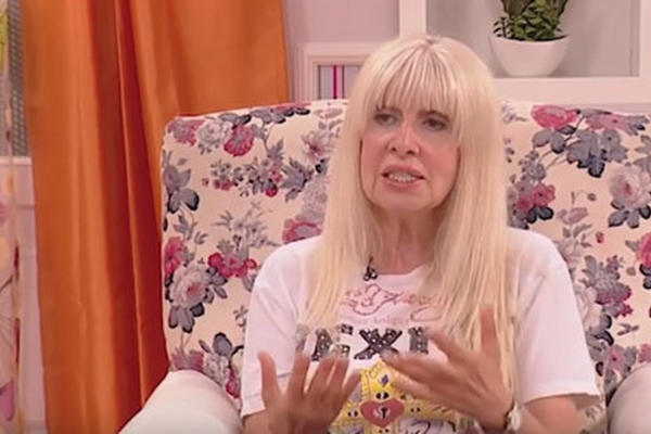 Ona je ISTAKNUTA UMETNICA, njen život bio je BURAN, ima dve ćerke, a njihova imena su toliko ČUDNA da ih sigurno nikad pre niste čuli!