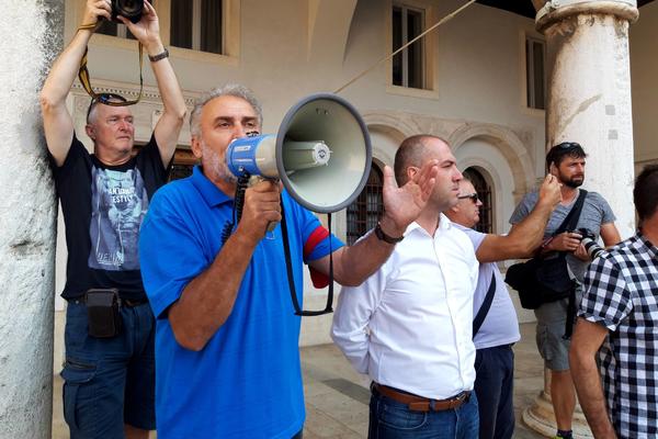 NUDE IM PLATE OD 2.500 EVRA, ODMAH: Nemci traže radnike koji nemaju ŠTA DA JEDU!