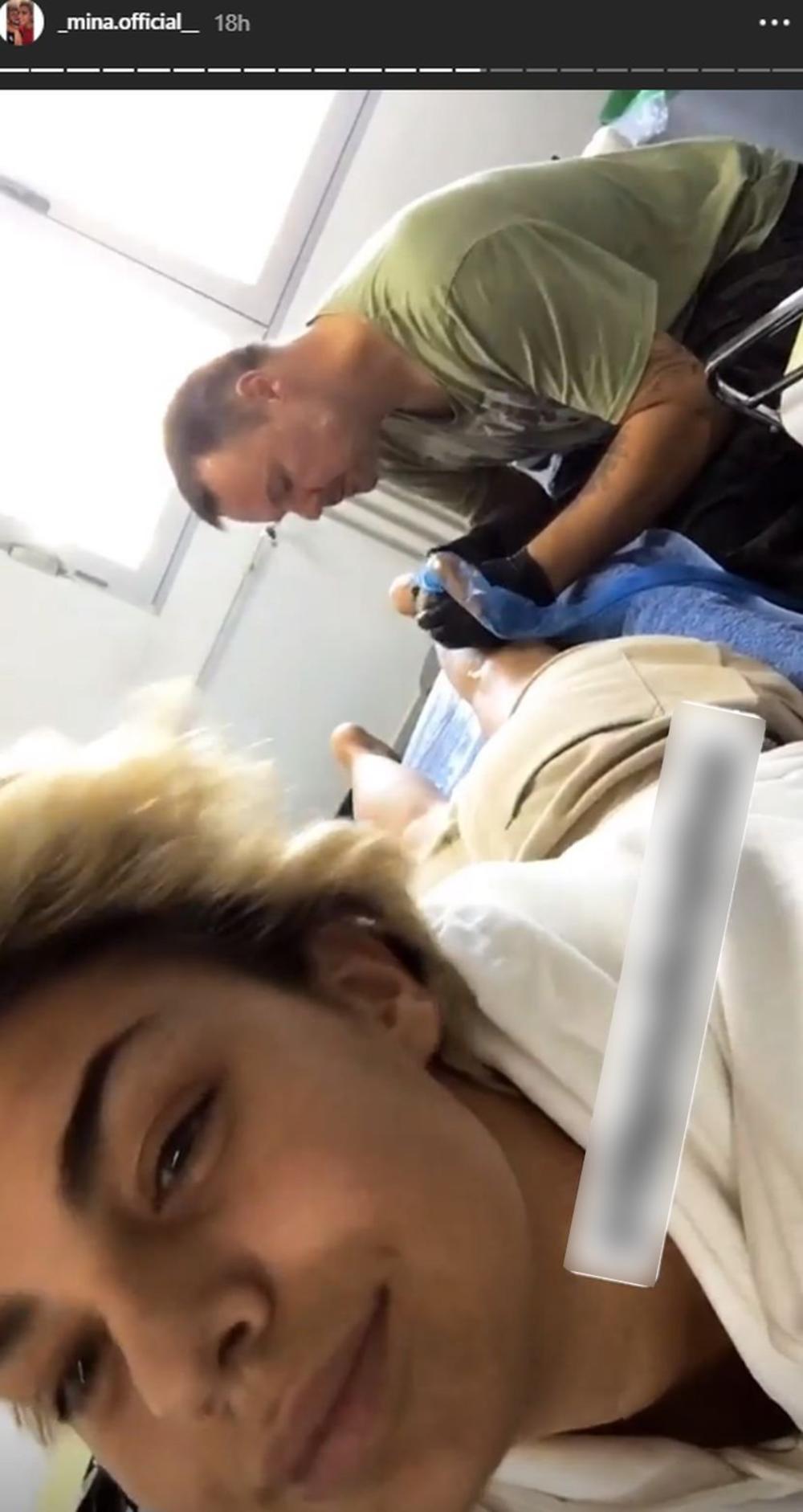 Mina se svojim pratiocima pohvalila da se istetovirala  