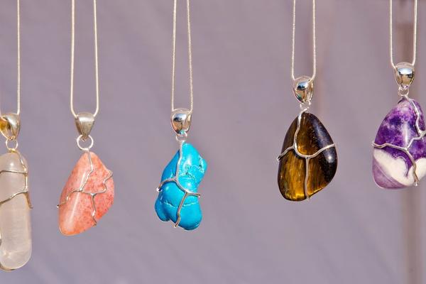 OTKRIJTE ČUVARA: Svaki horoskopski znak ima svoju amajliju sa pozitivnim dejstvima