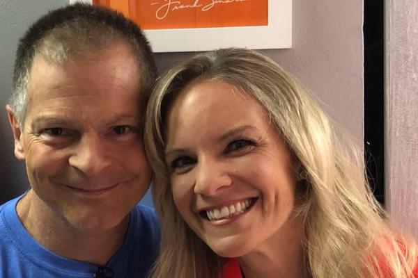 NJIHOV PRVI POLJUBAC BILO JE VEŠTAČKO DISANJE! Priča o upoznavanju ovog para podseća na ljubavni film!