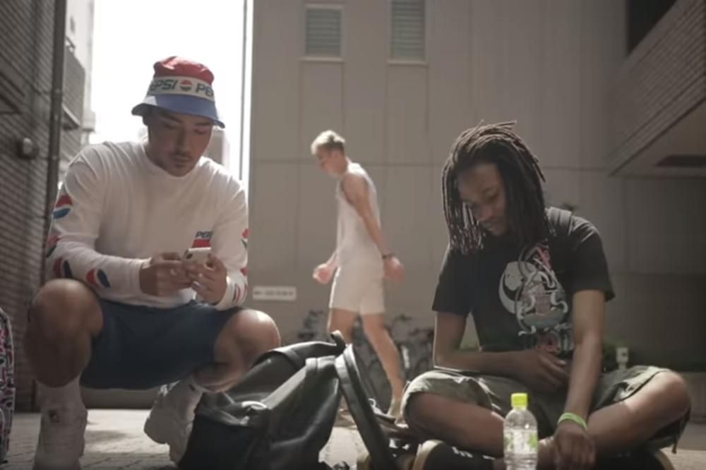 NAŠ PEVAČ PRAVIO HITOVE, FURAO PLAVU KOSICU, STAJLINZIMA DIZAO PRAŠINU, A SADA JE SVE DRUGAČIJE: Posvetio se veri!