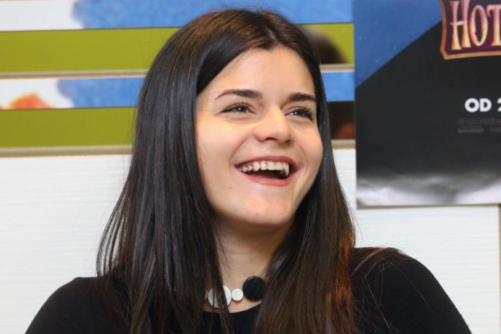 Porodila se srpska glumica, za ćerku je izabrala NEOBIČNO IME! (FOTO)