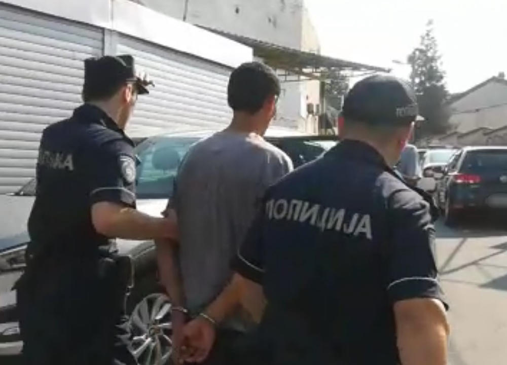 Policija privodi osumnjičenog  