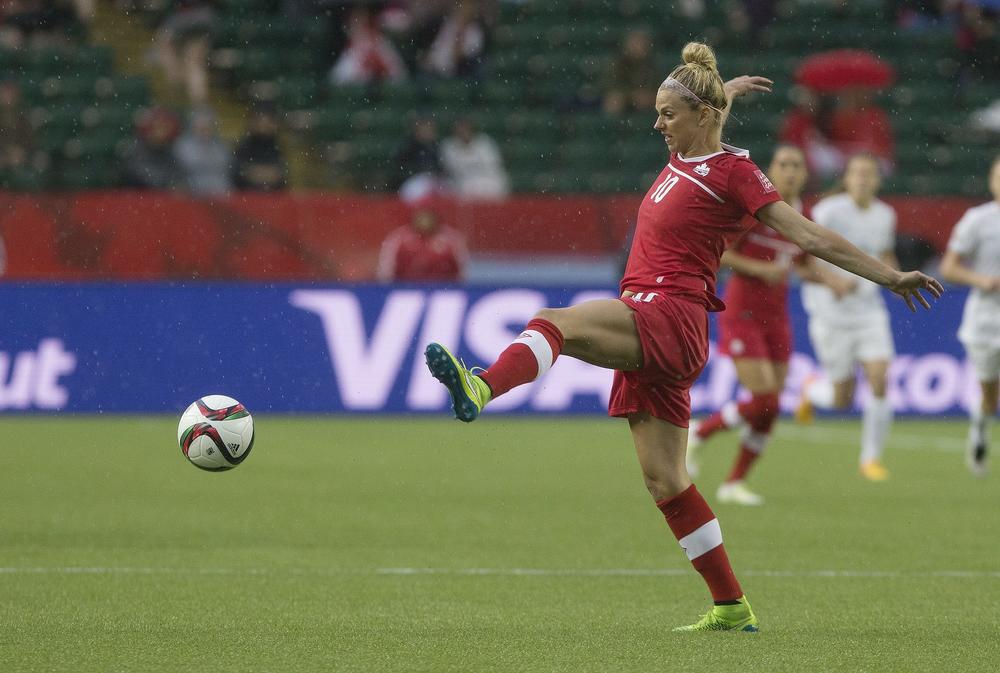 Loren u dresu Kanade