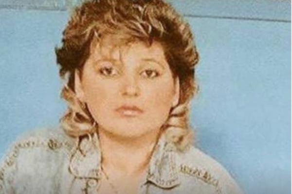 NJENA TRANSFORMACIJA JE NAJVEĆA MISTERIJA: Da li možete da prepoznate ko je ova  NAŠA pevačica sa slike? (FOTO)