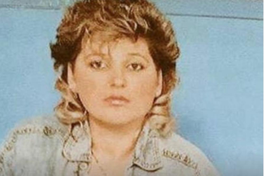 NJENA TRANSFORMACIJA JE NAJVEĆA MISTERIJA: Da li možete da prepoznate ko je ova  NAŠA pevačica sa slike? (FOTO)