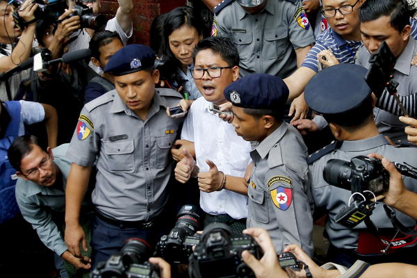 TUŽAN DAN ZA SLOBODU MEDIJA ŠIROM SVETA: Novinari koji su izveštavali o GENOCIDU mjanmarske vojske osuđeni na 7 GODINA ROBIJE!