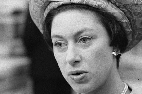 SA LJUBAVNIKOM JE ŽIVELA NA KARIPSKOM OSTRVU! Mlađa sestra Elizabete II bila je najveća BUNTOVNICA na svetu!