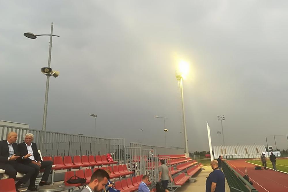 Kiša je zaobišla Orlove u Pazovi: Reprezentativci započeli pripreme za meč sa Litvanijom!