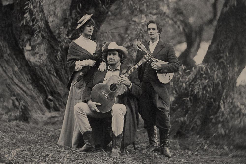 On Tour promoviše vinilno izdanje albuma "Don't It Make You Want To Go Home" (VIDEO)