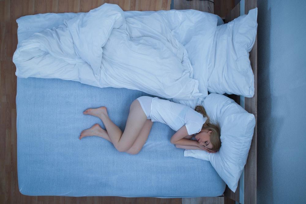 Da li vam oči izgledaju veće ili često mokrite? Ovih 11 simptoma ukazuje na ozbiljan POREMEĆAJ HORMONA