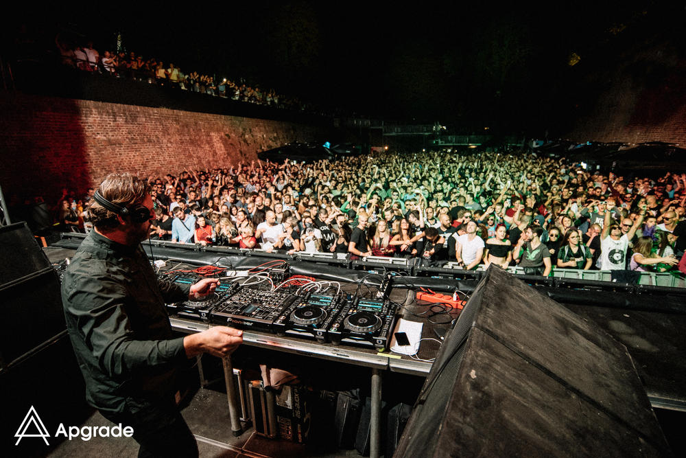 Atmosfera na klabingu  