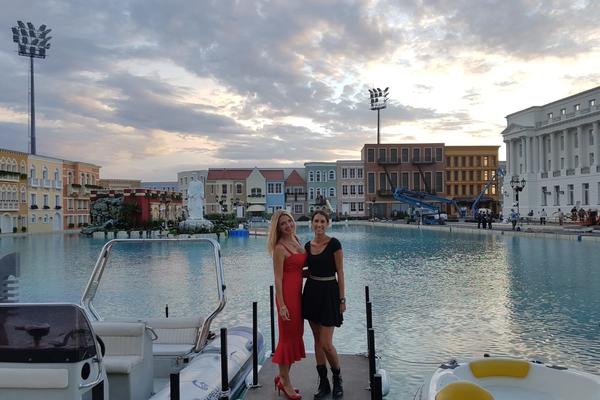 Tvorci svetski poznatih šou programa The X factor, Idol i Ja imam talenat u poseti Zadruzi! Predstavnici britanske kompanije Fremantle Media fascinirani projektom Željka Mitrovića!