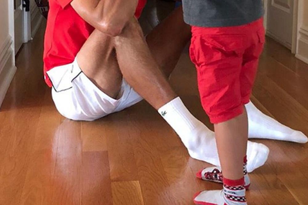 Đokovićev sin sa Federerovom decom na žurci u Njujorku! (FOTO)