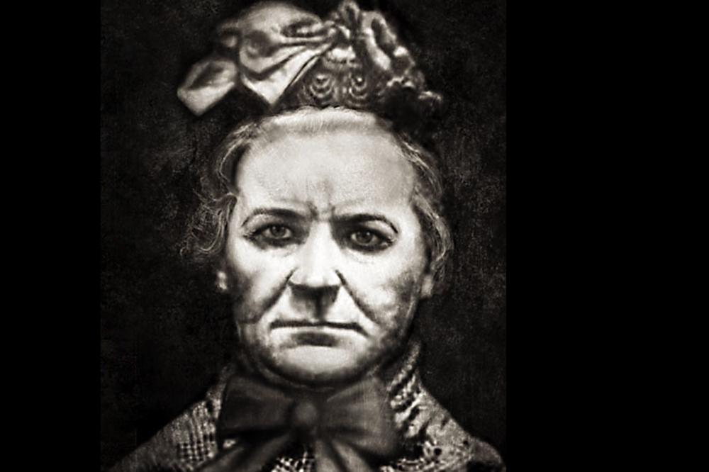 UŽIVALA JE DA IH GLEDA KAKO SE MUČE! Ova žena je vodila FARMU BEBA, i odgovorna je za smrt 400 MALIŠANA!