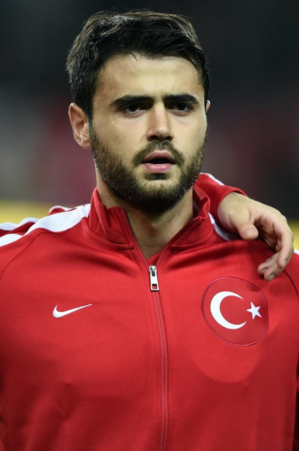 Ahmed se zaljubio u Mariju, ali ona...ništa!