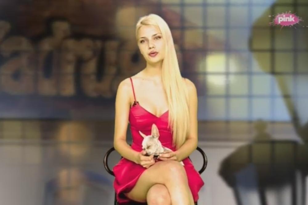 ONA JE NAJLEPŠA U ZADRUZI, ALI KRIJE VELIKU ŽIVOTNU DRAMU OD ZADRUGARA: Živela je u luskuzu i izobilju, a onda joj je otac UHAPŠEN i OSUĐEN!